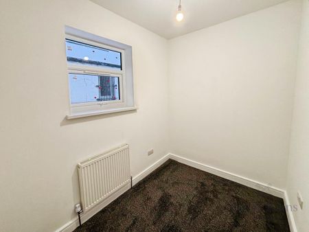 3 bedroom apartment to rent - Photo 2