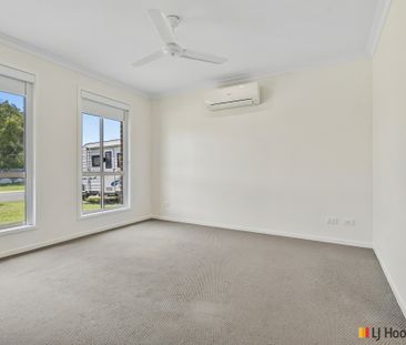 Family Home! - Photo 6