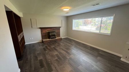 2 Bedroom Suite Near Mill Lake - Photo 4