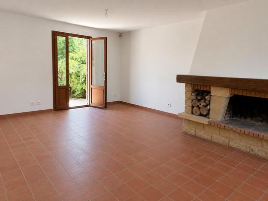 Location Appartement 3 pièces 73m² ST MAXIMIN LA STE BAUME 83470 - Photo 1