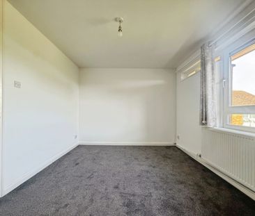 2 bedroom Flat To Let - Photo 4