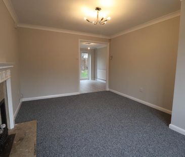 3 bedroom detached house to rent - Photo 2
