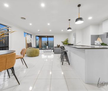 Spacious Family Living in Prime Mickleham Location - Photo 6