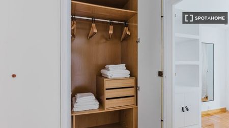 3 room luxury Apartment for rent in Barcelona, Catalonia - Photo 4