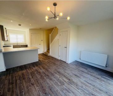 Castle Close - Photo 3