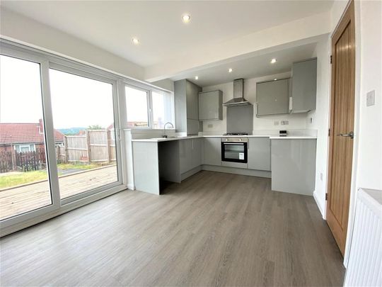 3 bedroom townhouse to rent - Photo 1