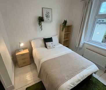 6 Bed Terraced House, Bristol, BS6 - Photo 2