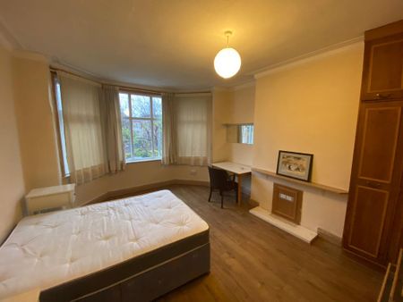 7 bedroom detached house to rent - Photo 4