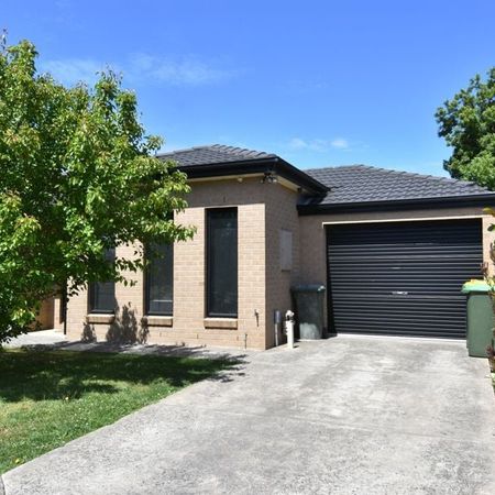 48 Lake Street, Wendouree - Photo 4