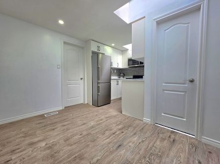 For Lease - 658 Dundas Street Unit# 2B, Toronto, Ontario - Photo 3