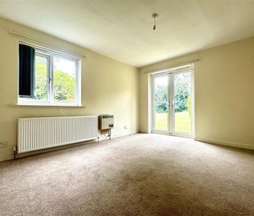 4 bedroom detached house to rent - Photo 4