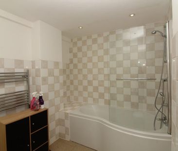 2 bedroom terraced house to rent - Photo 6