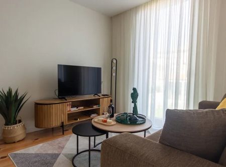 Rua de Aníbal Cunha, Porto, Braga 4050-609 - Photo 2