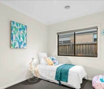 Spacious Family Living in Saltwater Coast! - Photo 4