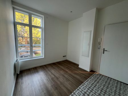 BEL APPARTEMENT F1 BIS AU COEUR DU CENTRE VILLE - Photo 3