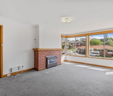 Spacious & Light-Filled Three Bedroom Home in West Moonah - Photo 2