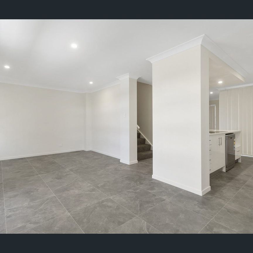 Welcome to 24 Murchison, located in the New White Rock estate. - Photo 1