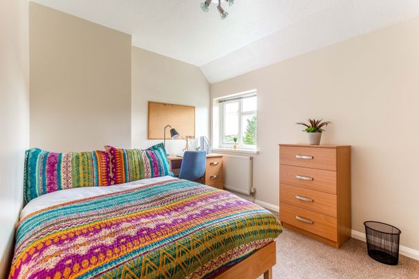 6 Bed Terraced House, The Crescent, BN2 - Photo 1