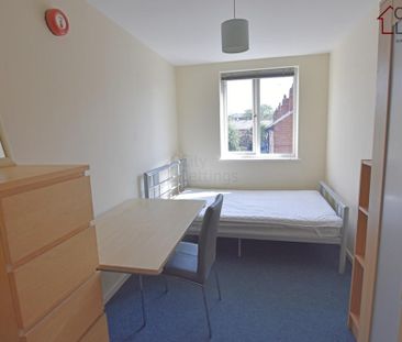 4 bedroom flat to rent - Photo 5