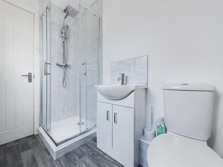 2 bedroom terraced house to rent - Photo 4