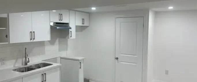 Stylish 2-Bedroom Basement Apartment | Quiet Family Neighbourhood in East Hamilton | Bright, Private & Convenient! | 17 Fisher Crescent, Hamilton - Photo 1