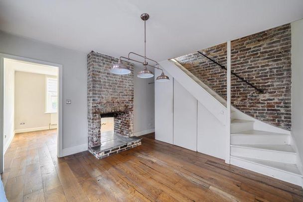 2 bedroom end of terrace house to rent - Photo 1