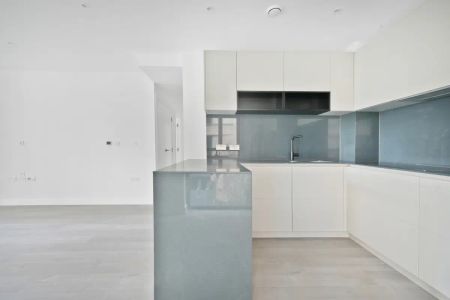 2 bedroom flat in Anax Street - Photo 3