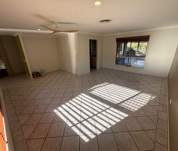 Stylish 3-Bedroom Family Home in Prime Parkwood Location - Photo 2