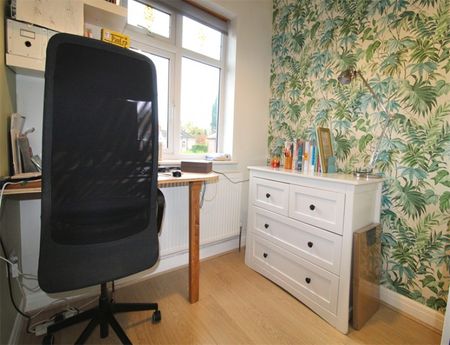 3 Bedroom Semi Detached To Let - Photo 4