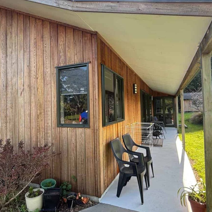 Fully Furnished 2 Bedroom - Photo 1