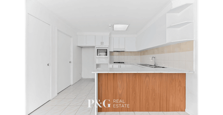 🏡 Stylish & Low-Maintenance Living in a Convenient Location! - Photo 3
