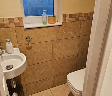 3 Bed Semi-Detached House, Upton Drive, NG5 - Photo 5