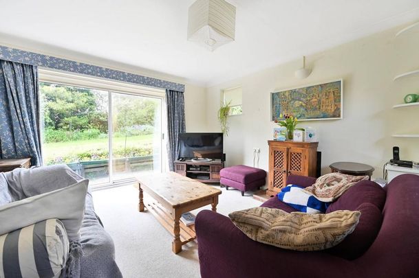 3 bedroom bungalow to rent - Photo 1