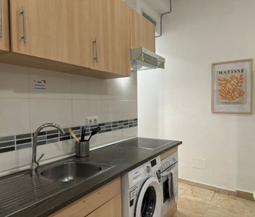 Beautiful cozy room in Sol - Photo 6