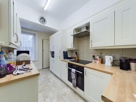 3 bedroom terraced house to rent - Photo 4