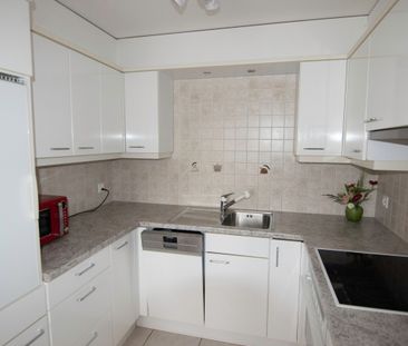 Lichtdurchflutetes 2.5-Zimmer-Apartment mit modernem Komfort im Her... - Photo 2