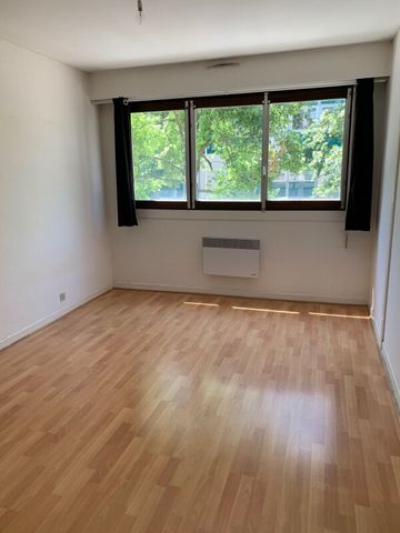 Location Appartement 2 pièces 43m² NANCY 54000 - Photo 2