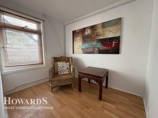 4 bedroom terraced house to rent - Photo 1