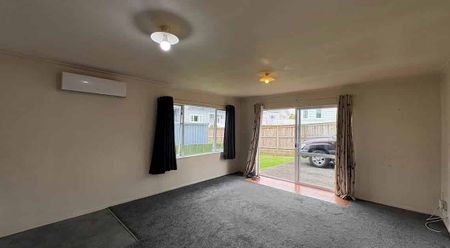 Spacious one bedroom in great location - Photo 2