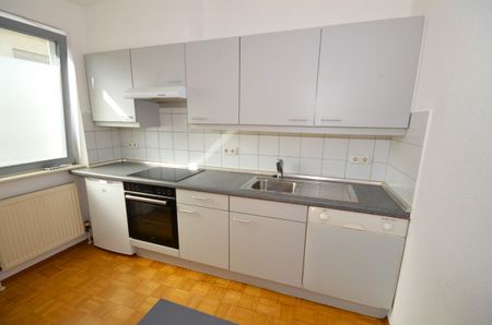 Charmante 1,5-Zimmer-Wohnung mit Einbauküche, Balkon und Stellplatz - Photo 3