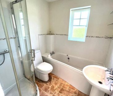 3 bedroom semi-detached house to rent - Photo 1