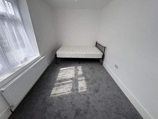 4 bedroom terraced house to rent - Photo 1