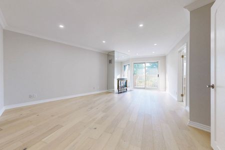 For Lease - 8 Elliotwood Court, Toronto, Ontario - Photo 4