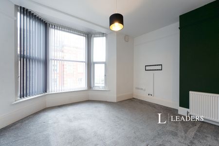 1 bedroom apartment to rent Osborne Road, Southsea, Hampshire, PO5 - Photo 3