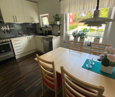 Södervägen, Knivsta - Photo 1