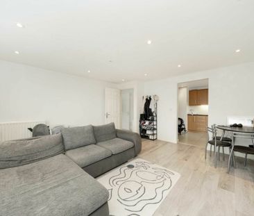 Crown Close - Photo 5