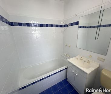 Convenient & Comfortable Living in Bomaderry - Photo 5