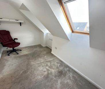 4 bedroom townhouse to rent - Photo 2