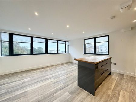 2 bedroom apartment to rent - Photo 3