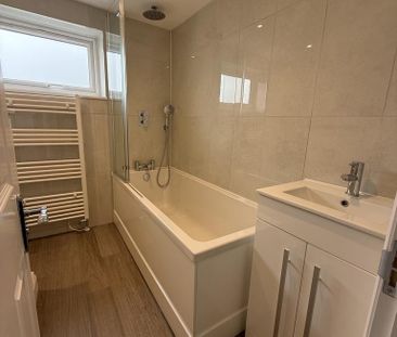 3 bedroom semi-detached house to rent - Photo 6